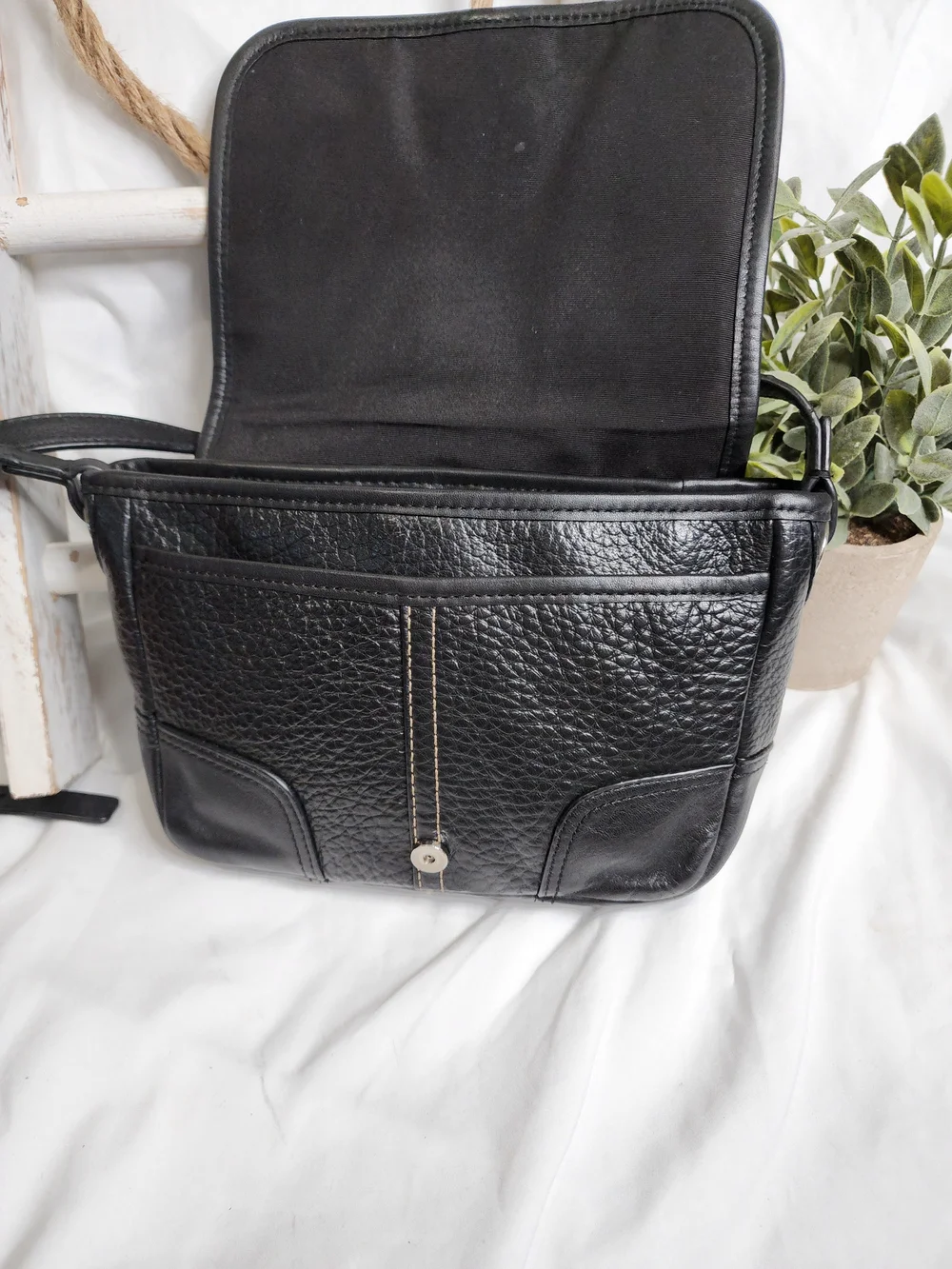 COACH Black Pebbled Leather Taylor Flap Crossbody Bag Shoulder Messenger F31664